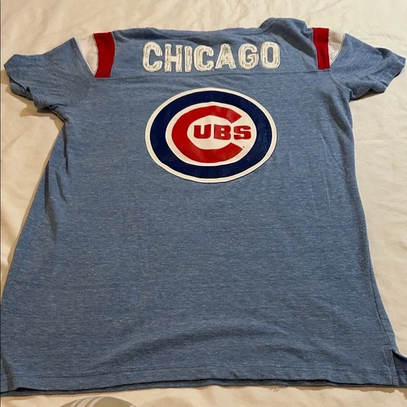 Chicago Cubs Womens Tee with White and Red Details - Picture 4 of 6